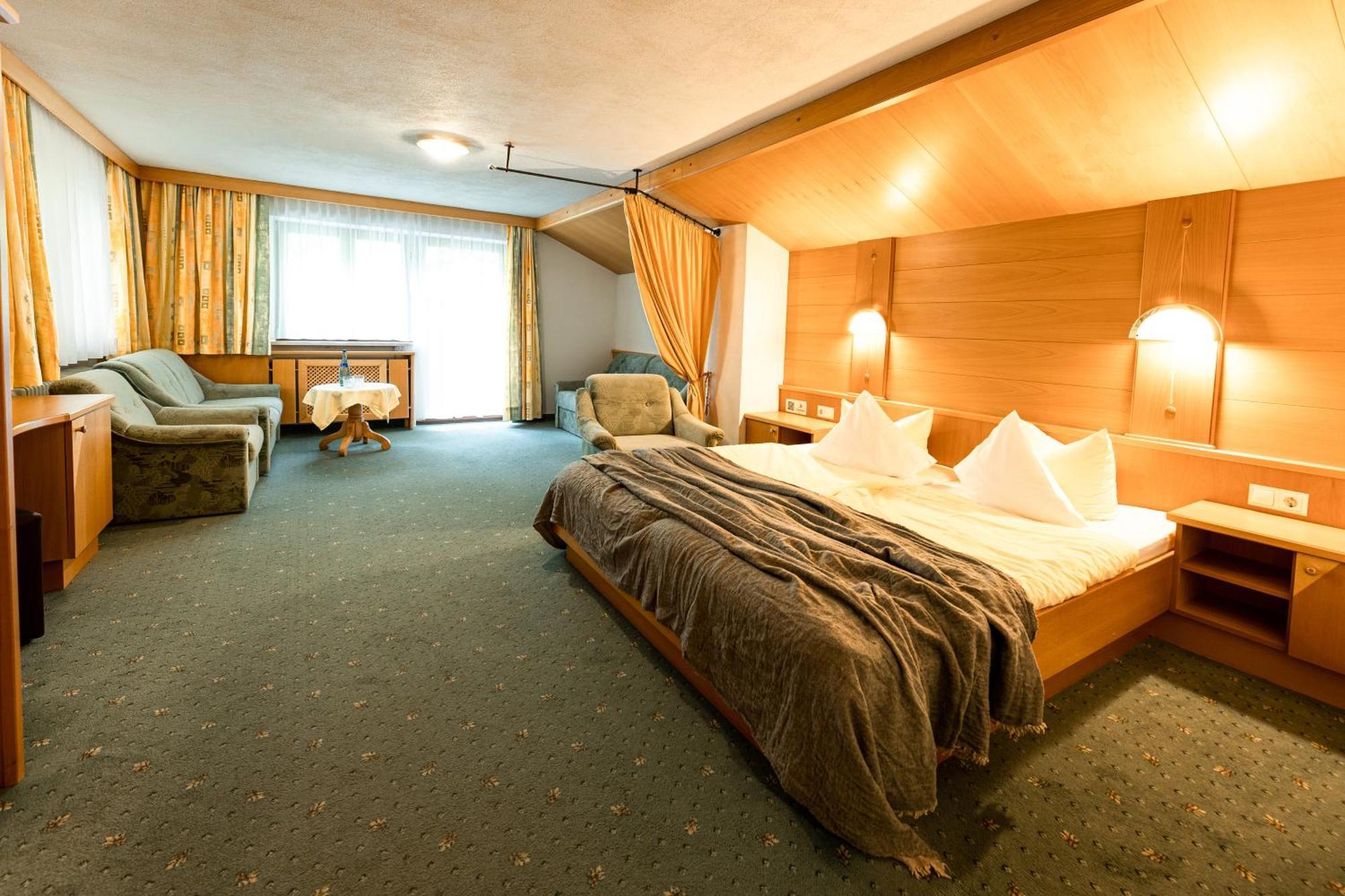 קאונרטל Hotel Edelweiss מראה חיצוני תמונה
